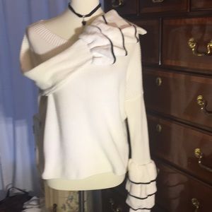 💞Love this sweater so soft! Statement piece💞